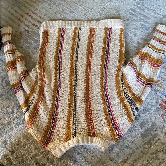 Cali design small sweater - Picture 3 of 3